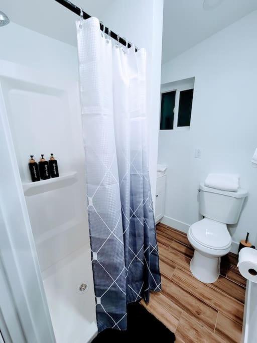 Phoenix Retreat - Studio With King Bed - 10 Min From Airp - Unit C מראה חיצוני תמונה