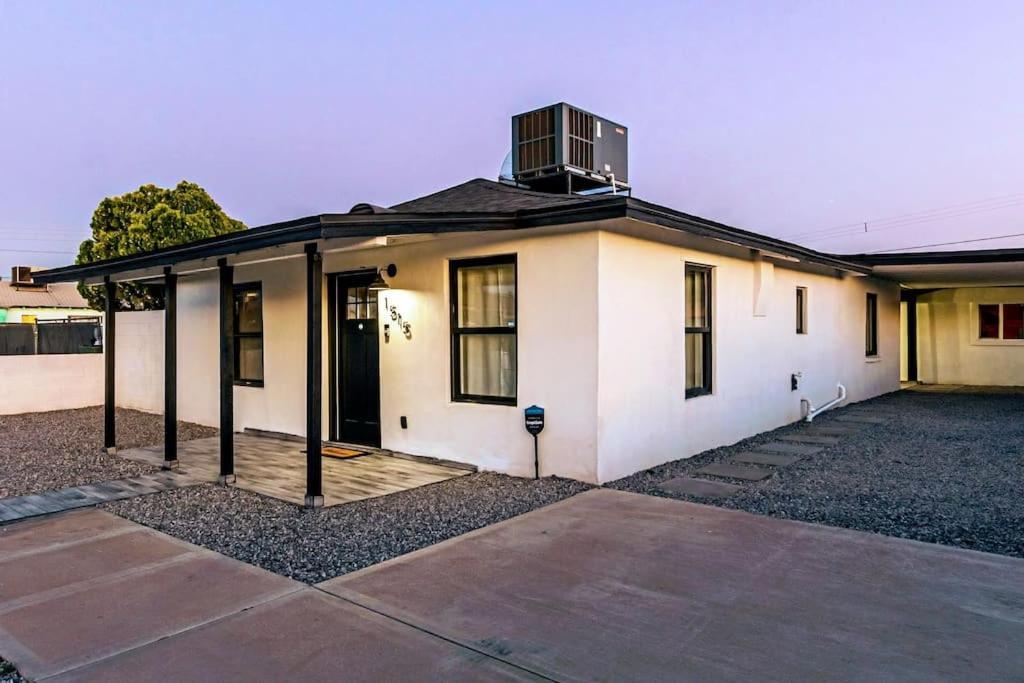 Phoenix Retreat - Studio With King Bed - 10 Min From Airp - Unit C מראה חיצוני תמונה